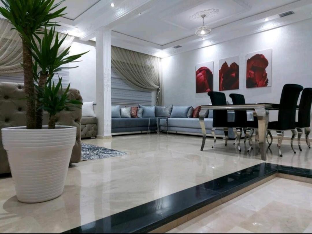 B&B Deluxe Comfort เฟส ภายนอก รูปภาพ