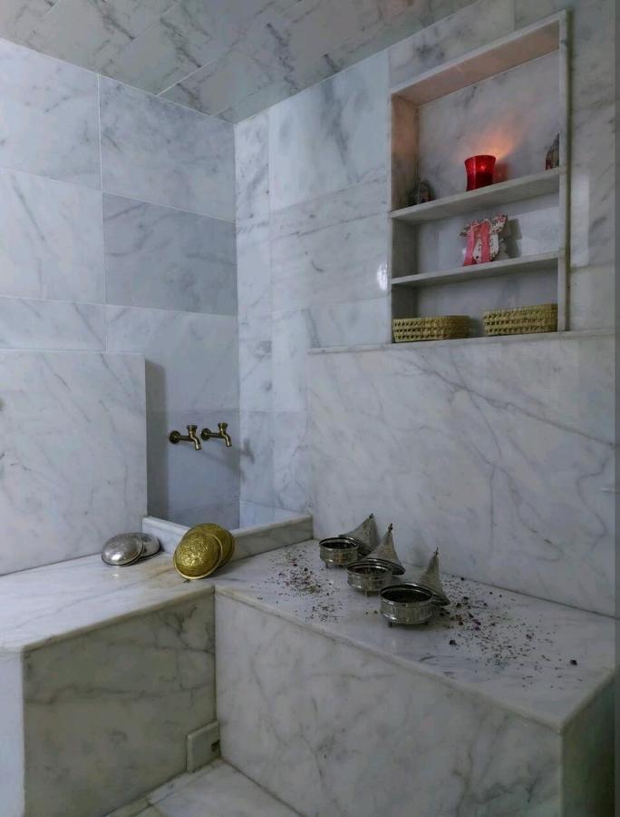 B&B Deluxe Comfort เฟส ภายนอก รูปภาพ